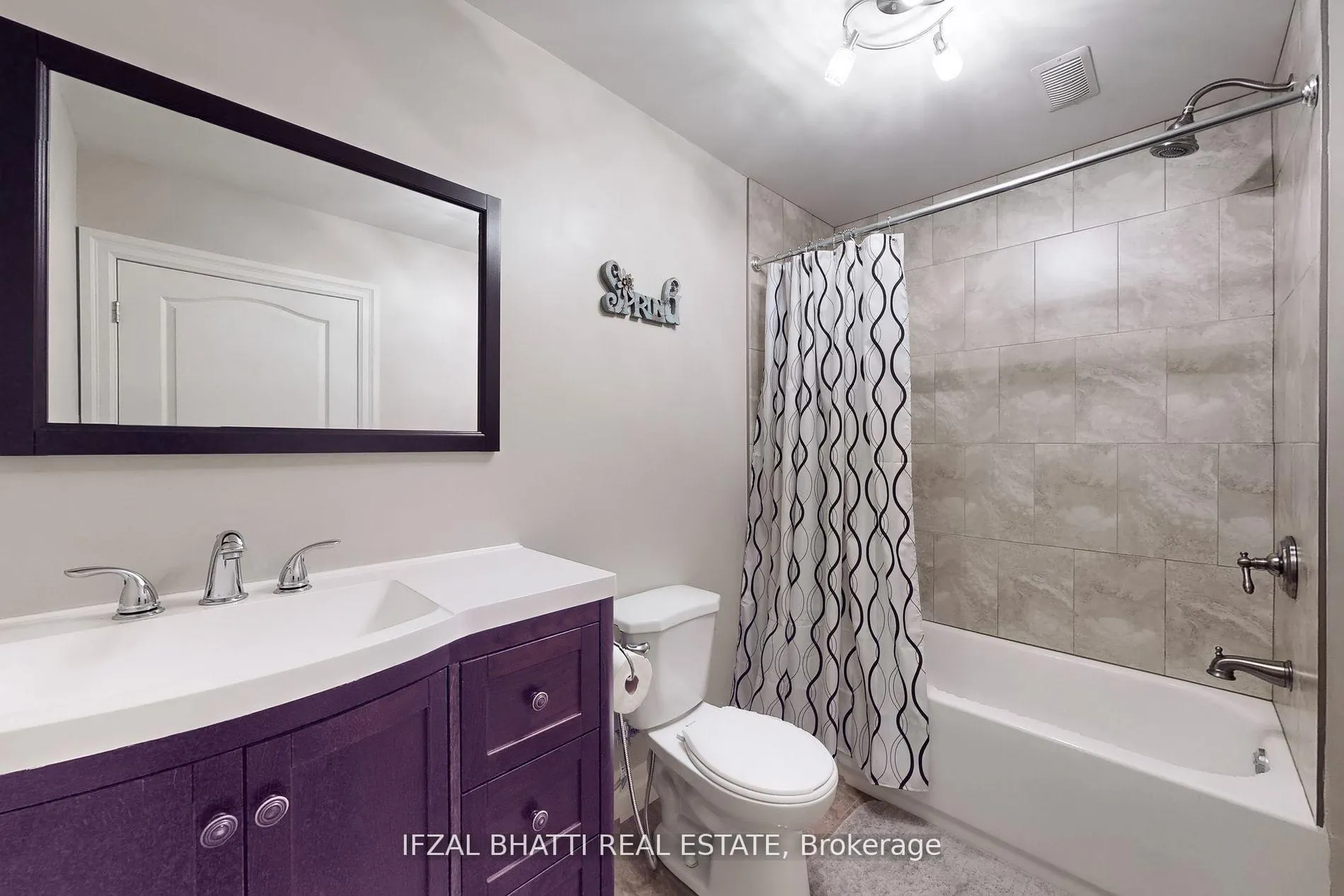 Photo 38 of 14 Glenview Road, Clarington, Courtice — HOMEH