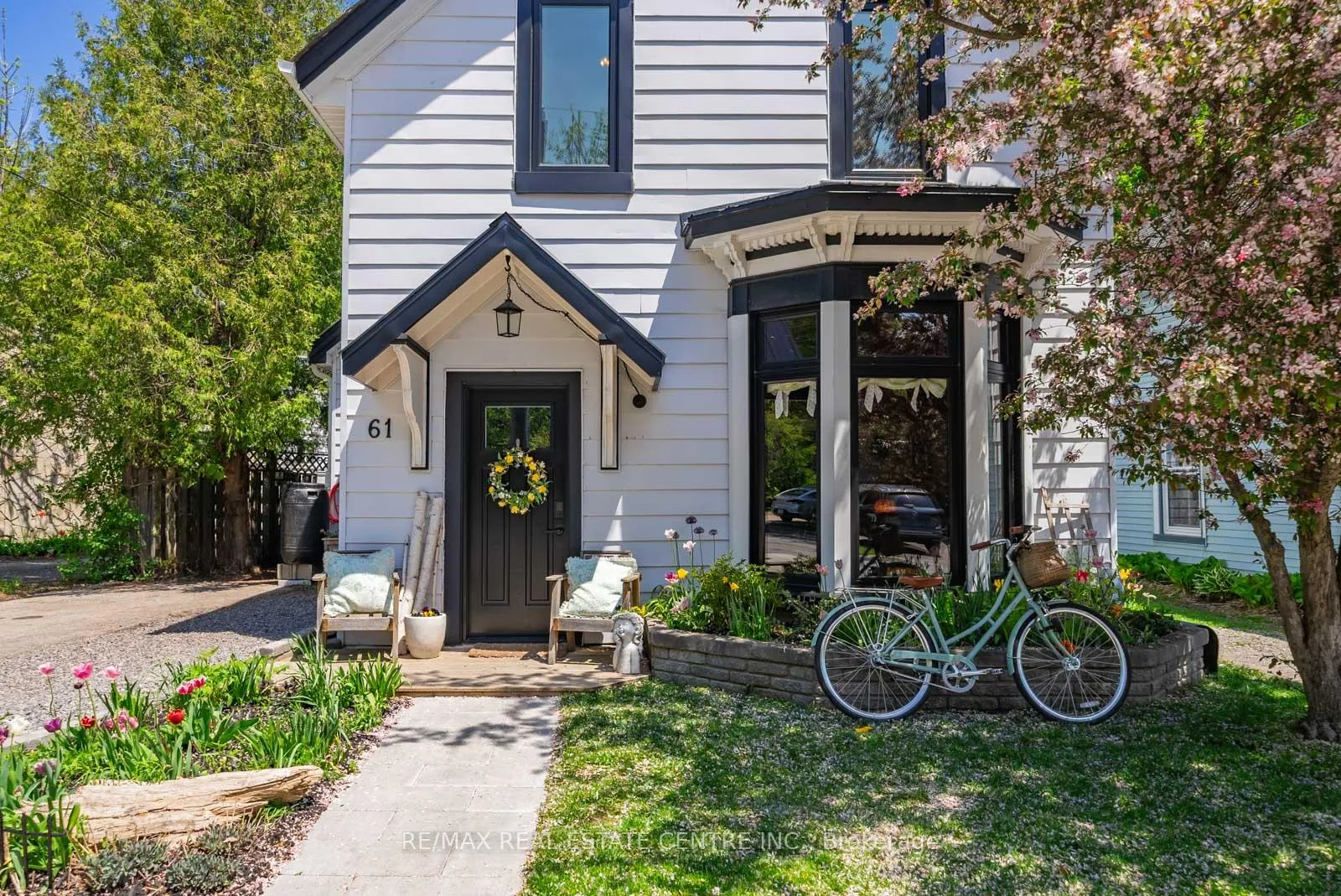 Photo 3 of 61 Mill Street, Orangeville — HOMEH