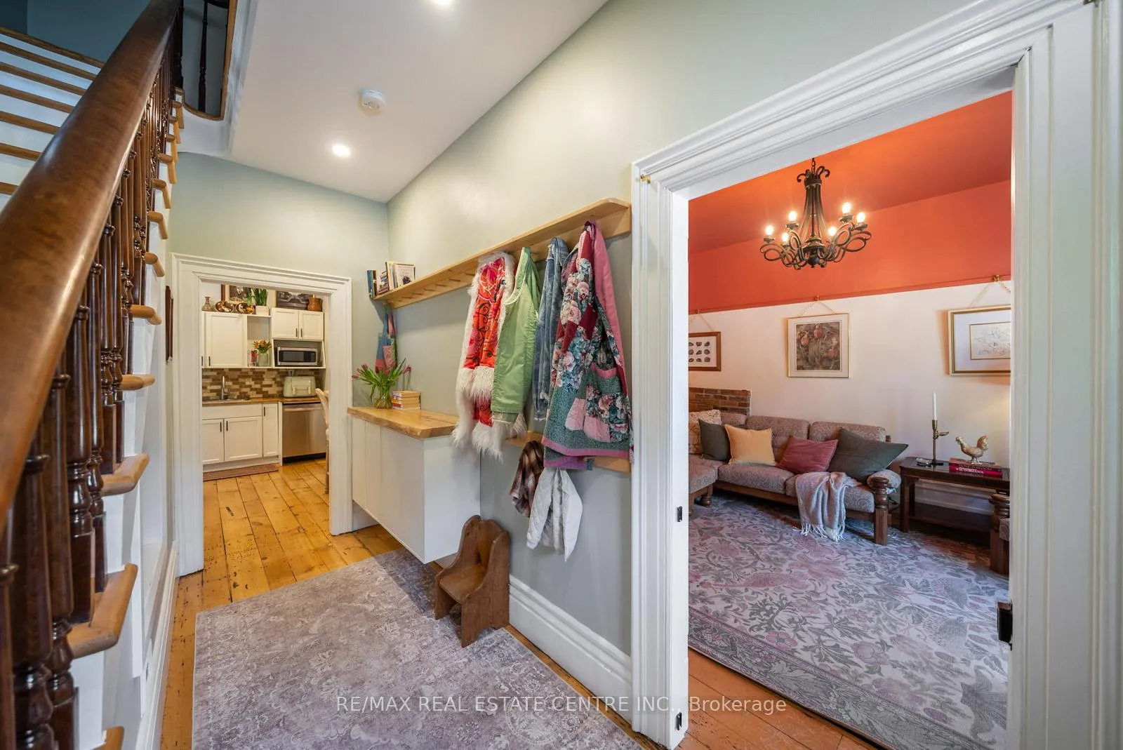 Photo 7 of 61 Mill Street, Orangeville — HOMEH