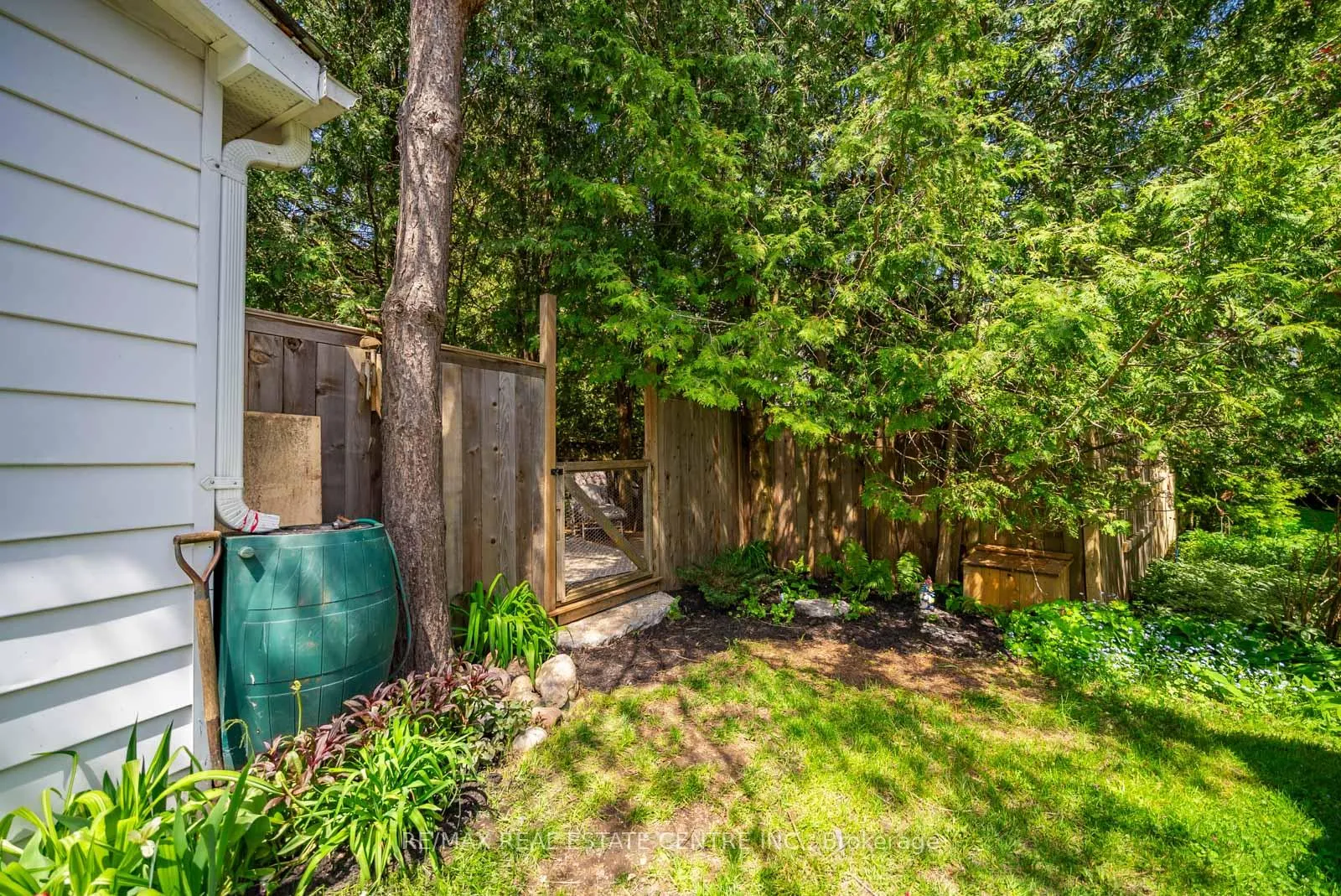 Photo 50 of 61 Mill Street, Orangeville — HOMEH