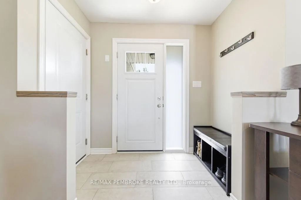 Photo 5 of 46 Dustin Drive, Petawawa — HOMEH