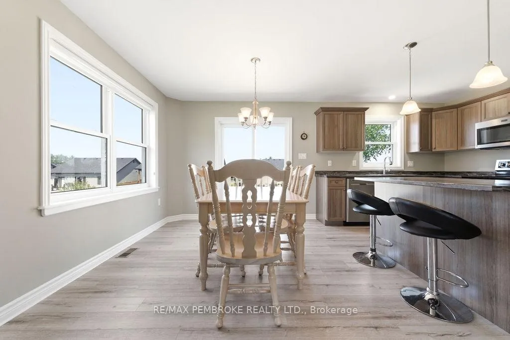 Photo 10 of 46 Dustin Drive, Petawawa — HOMEH