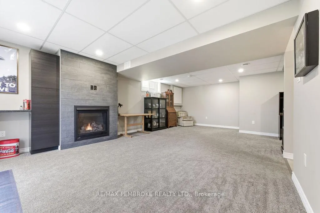 Photo 30 of 46 Dustin Drive, Petawawa — HOMEH