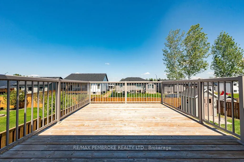 Photo 35 of 46 Dustin Drive, Petawawa — HOMEH