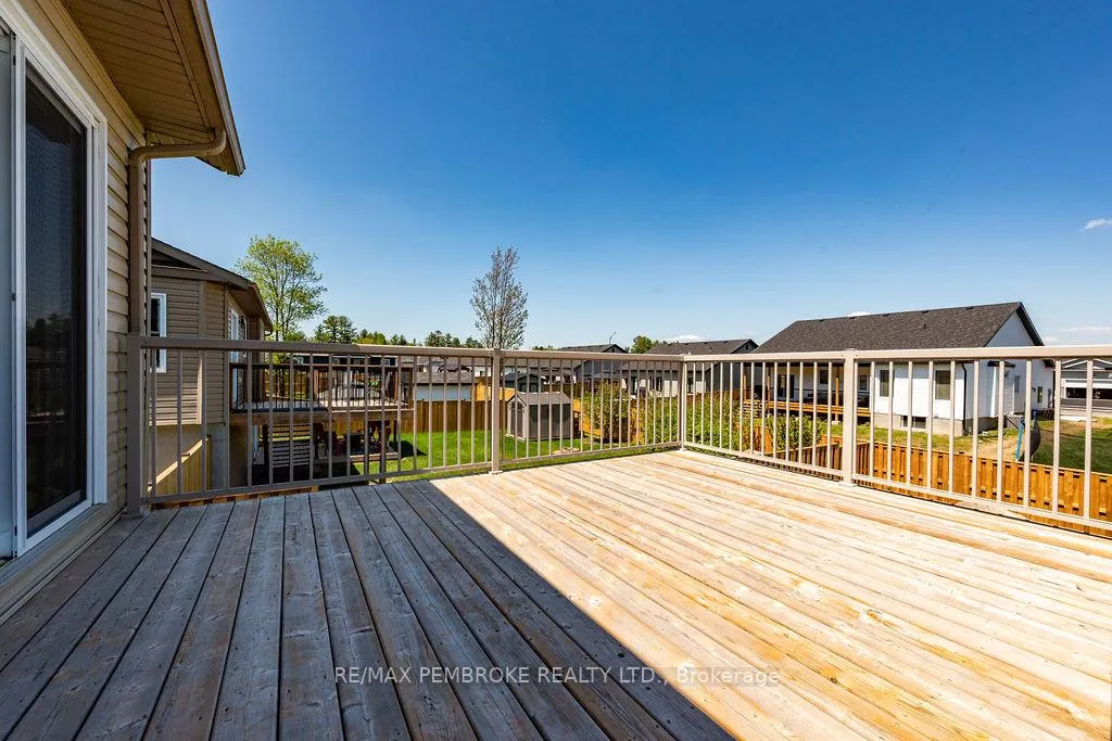 Photo 36 of 46 Dustin Drive, Petawawa — HOMEH