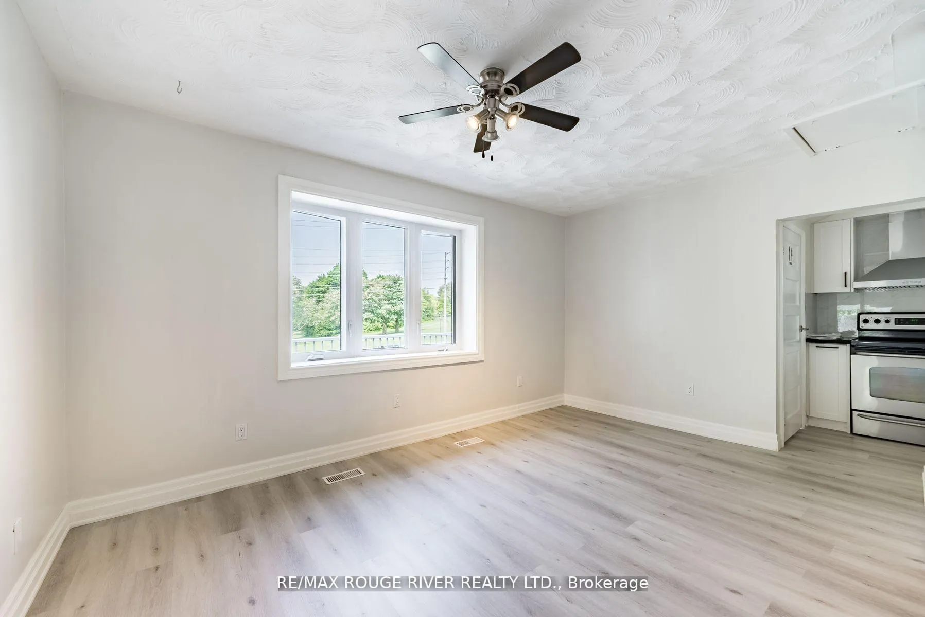 Photo 7 of 513 Ritson Road N, Oshawa, O'Neill — HOMEH
