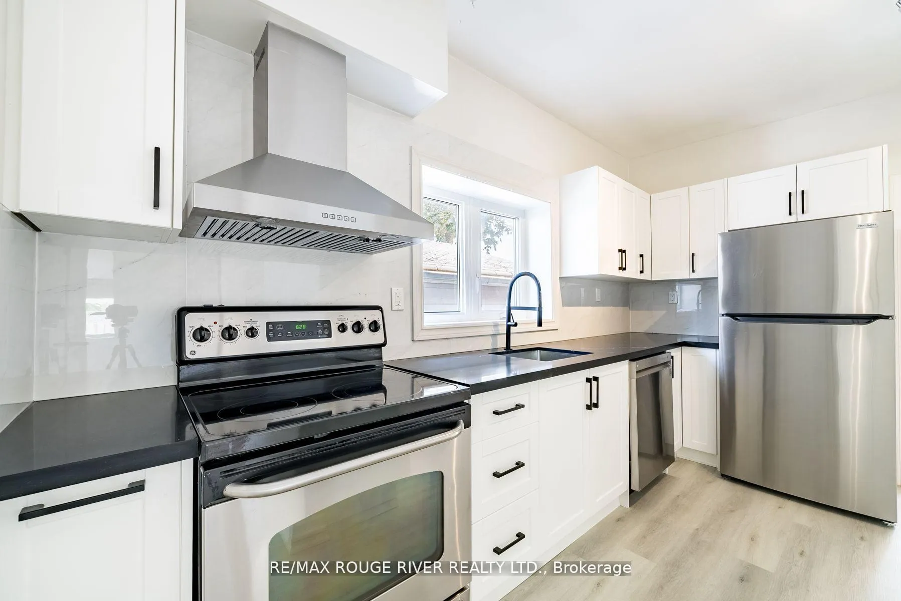 Photo 12 of 513 Ritson Road N, Oshawa, O'Neill — HOMEH