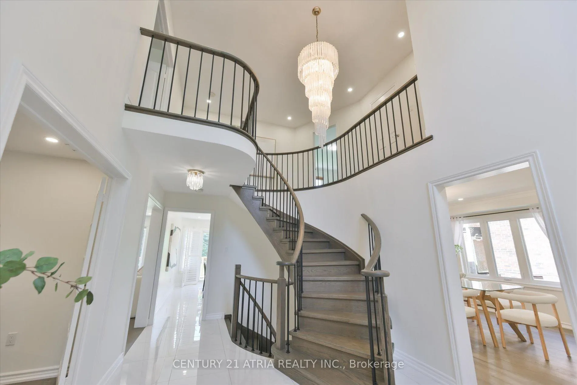 Photo 4 of 10 Morrison Crescent, Markham, Buttonville — HOMEH