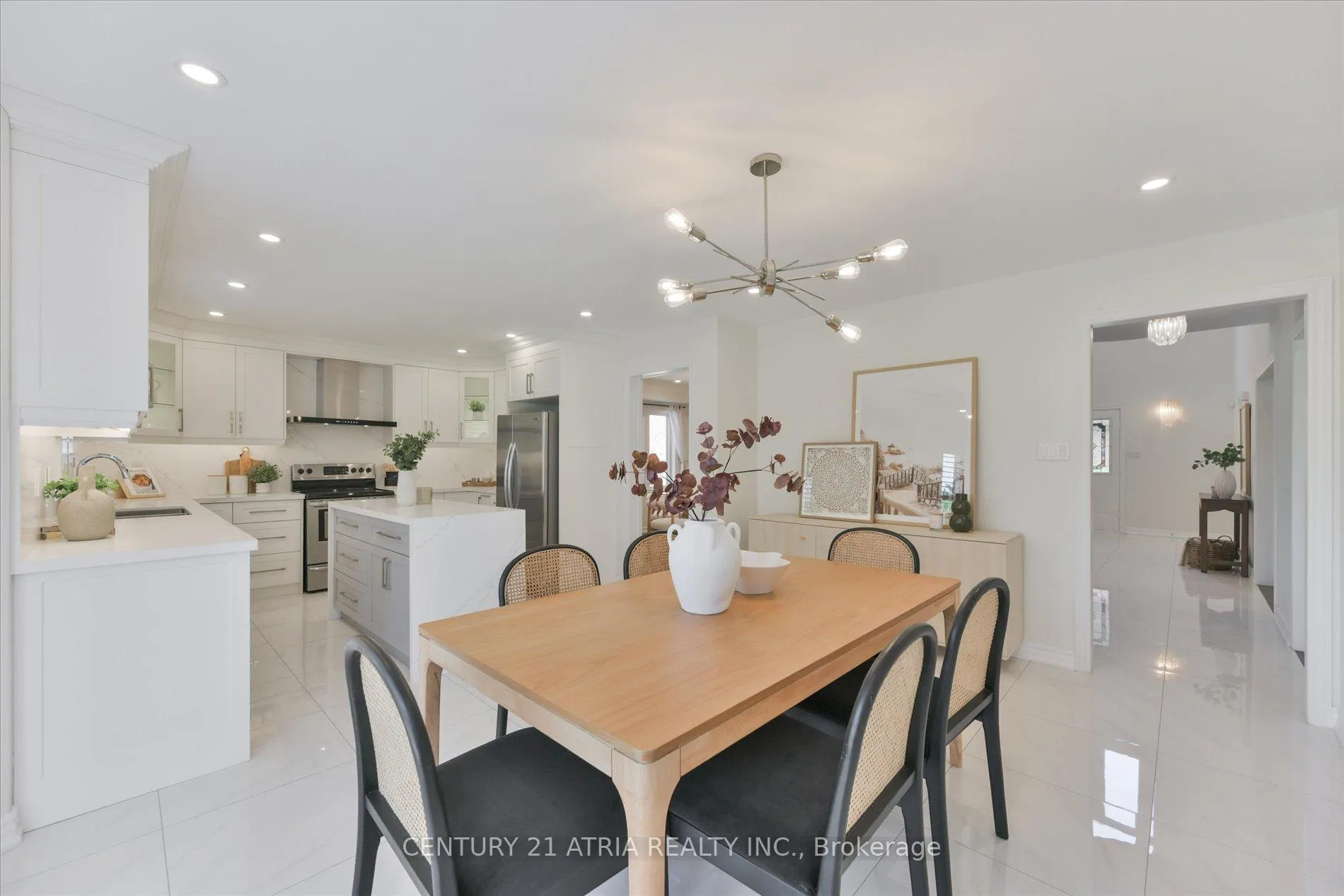 Photo 14 of 10 Morrison Crescent, Markham, Buttonville — HOMEH