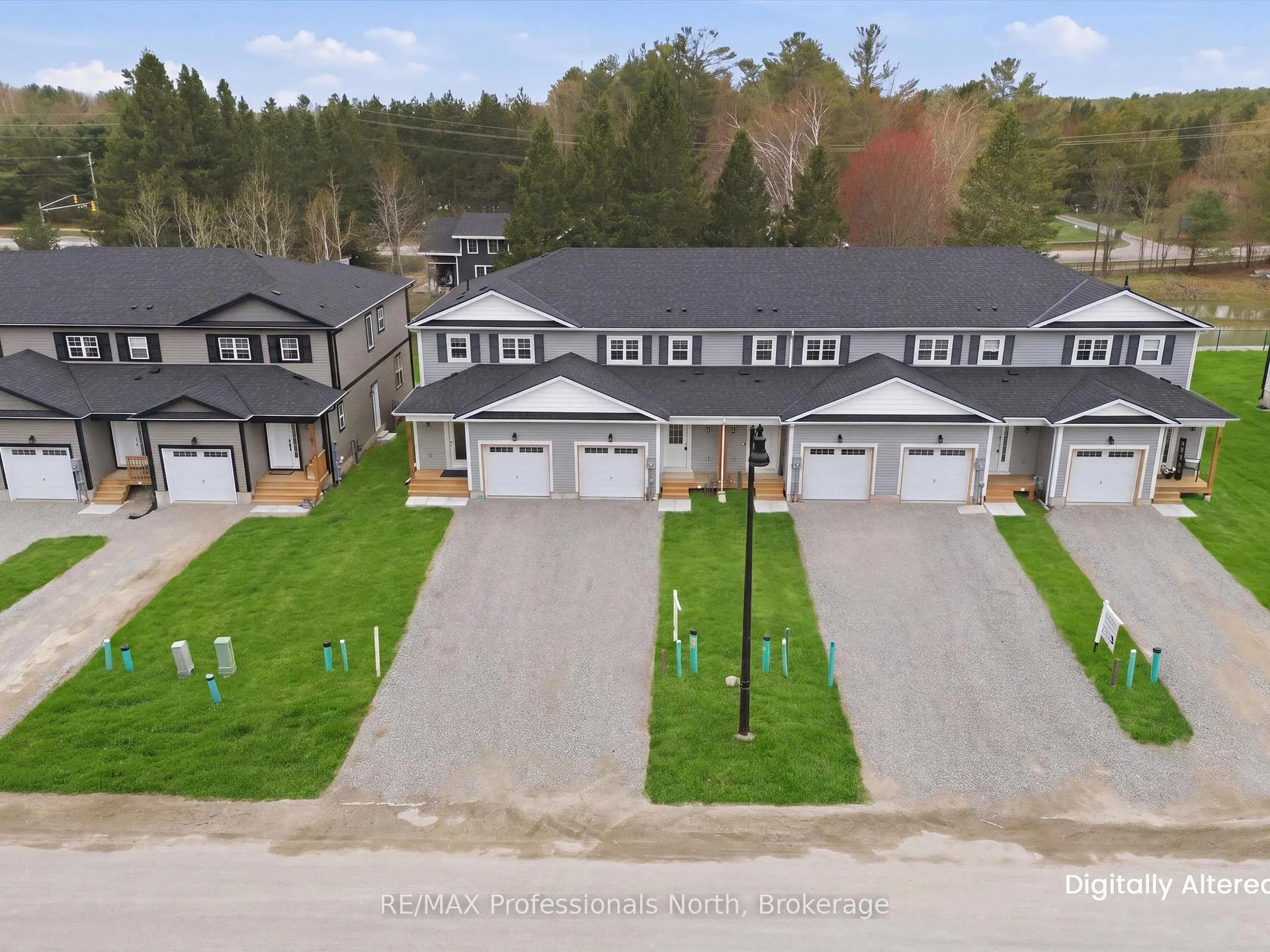 Photo 2 of 18 McConnell Crescent, Bracebridge, Macaulay — HOMEH