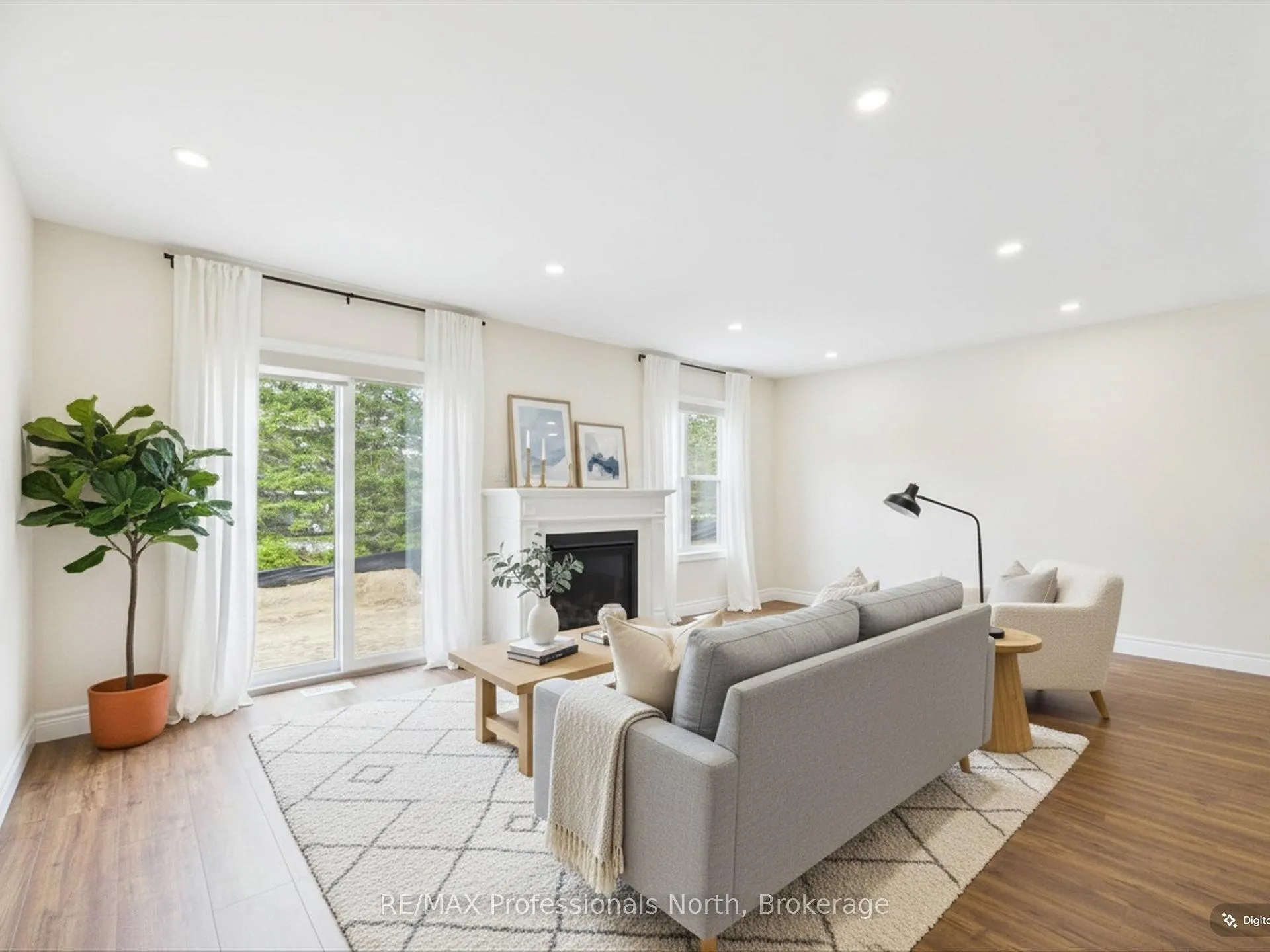 Photo 3 of 18 McConnell Crescent, Bracebridge, Macaulay — HOMEH