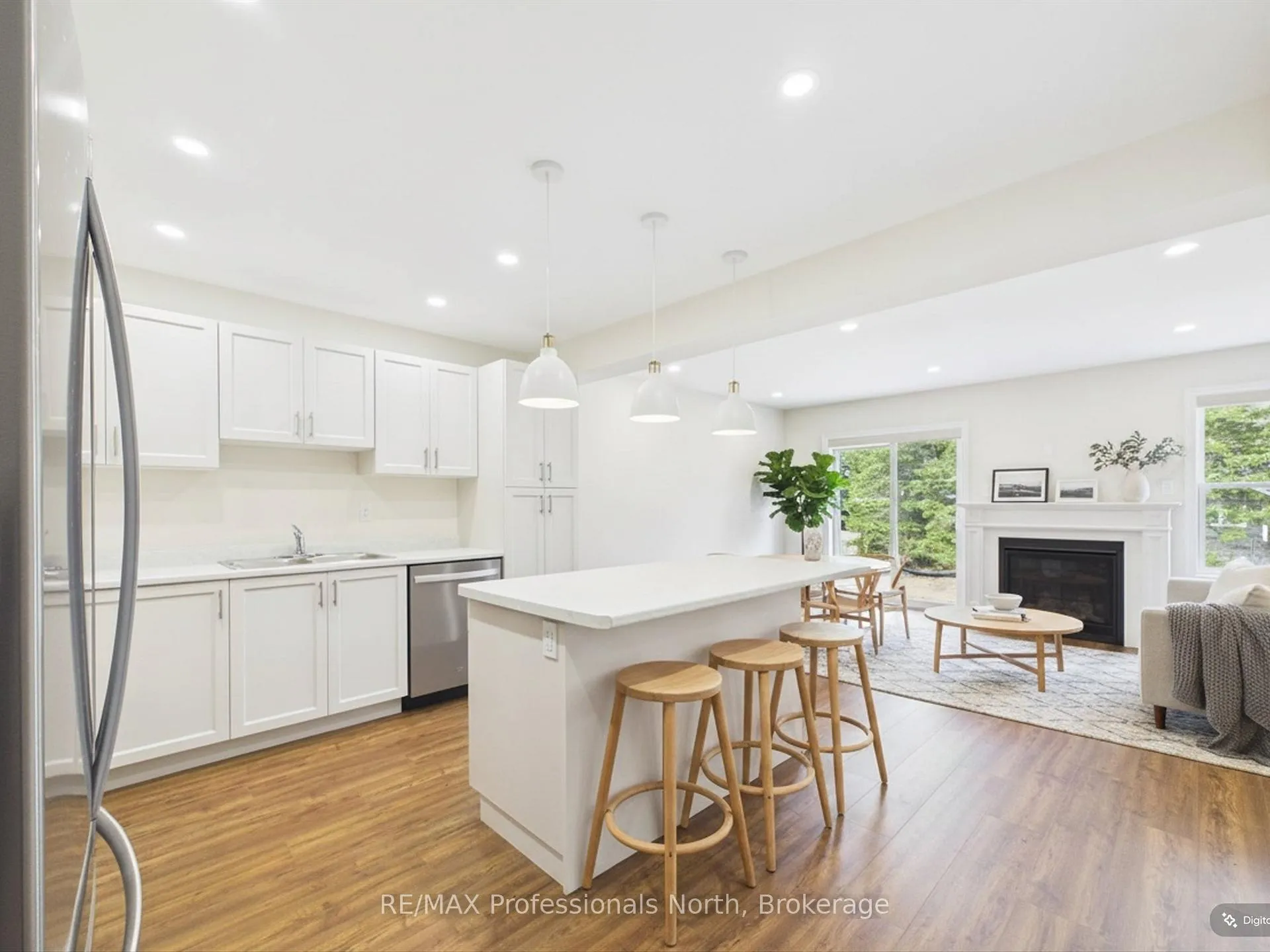Photo 5 of 18 McConnell Crescent, Bracebridge, Macaulay — HOMEH
