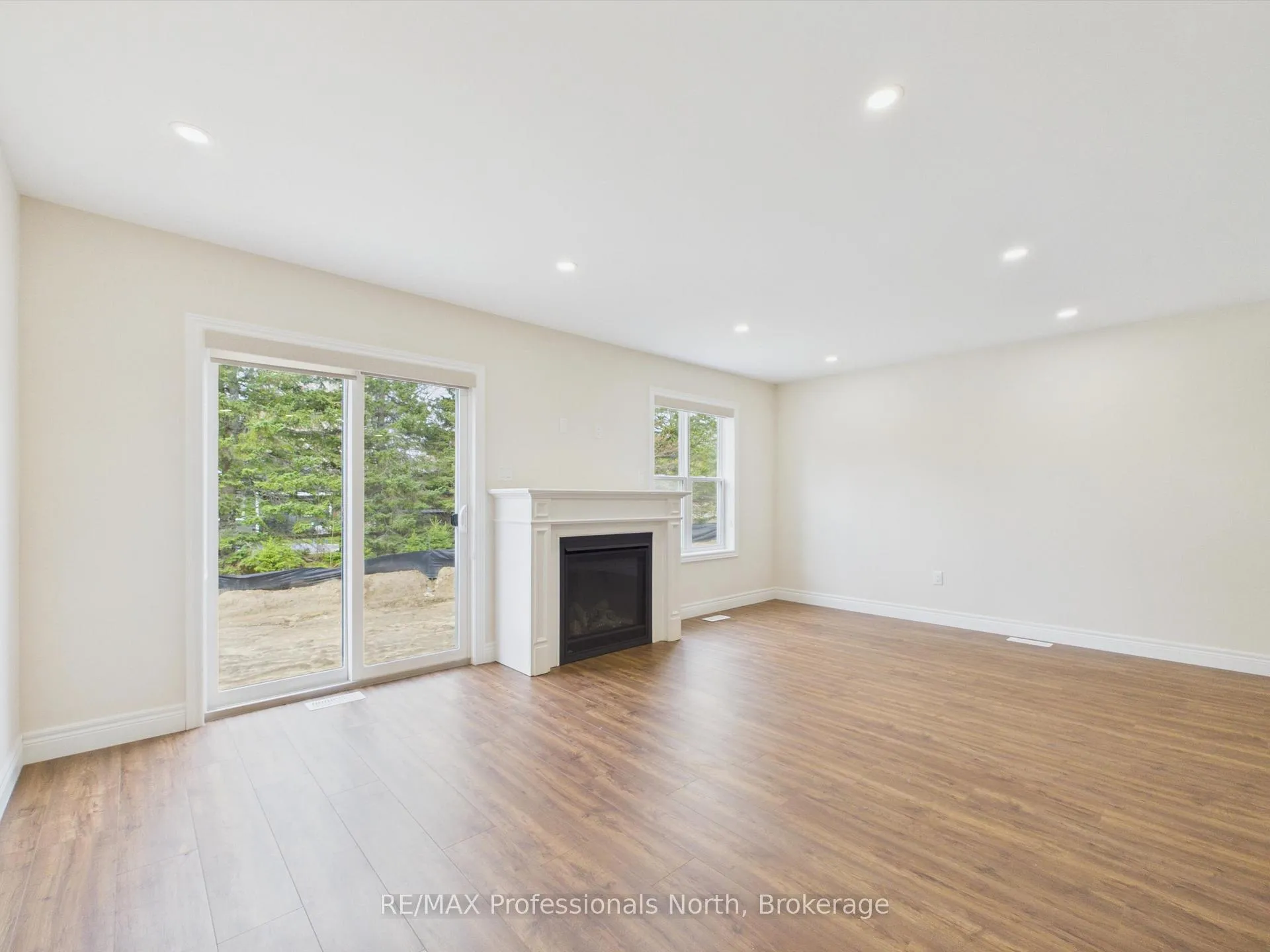 Photo 7 of 18 McConnell Crescent, Bracebridge, Macaulay — HOMEH