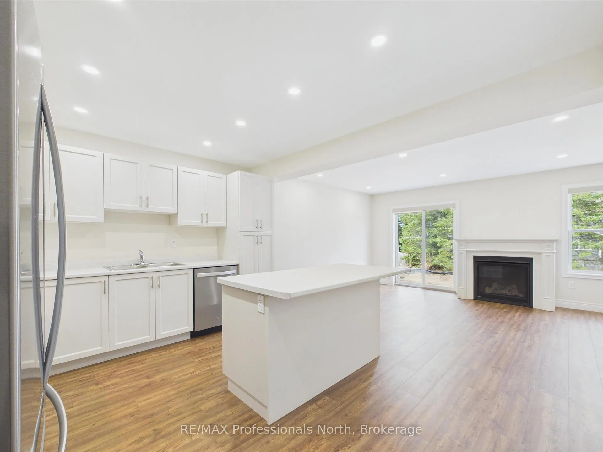 Photo 8 of 18 McConnell Crescent, Bracebridge, Macaulay — HOMEH