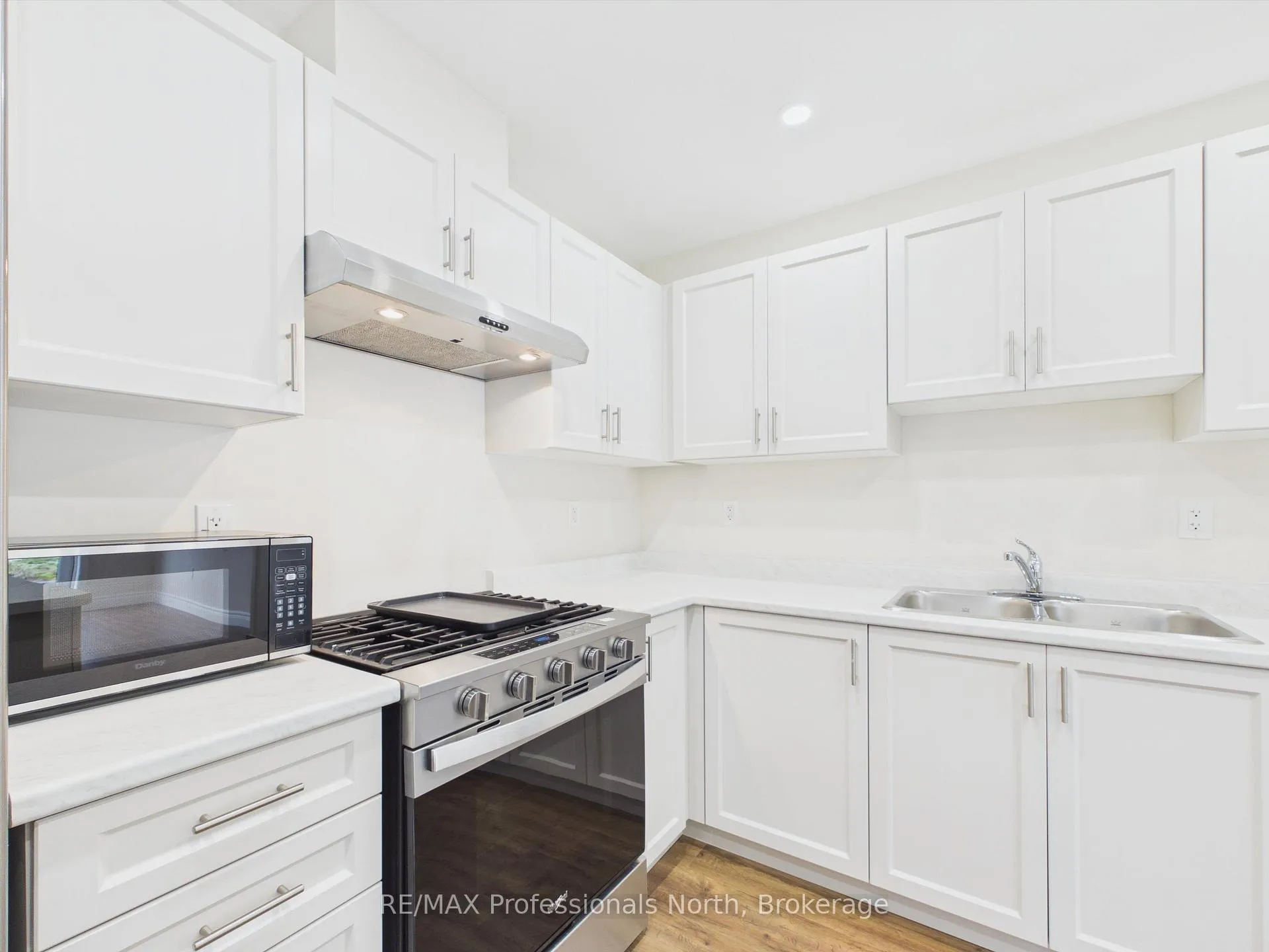 Photo 13 of 18 McConnell Crescent, Bracebridge, Macaulay — HOMEH