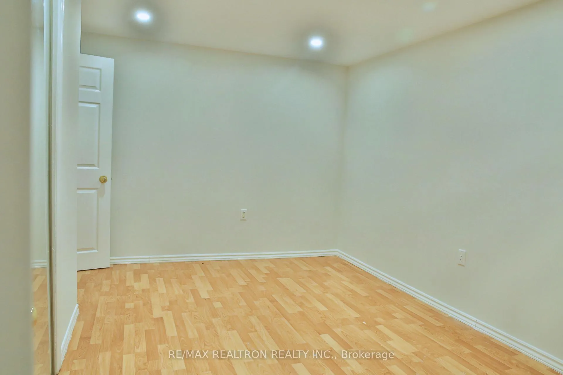 Photo 11 of Unit Bsmnt, 2 Lavery Trail, Scarborough, Highland Creek — HOMEH