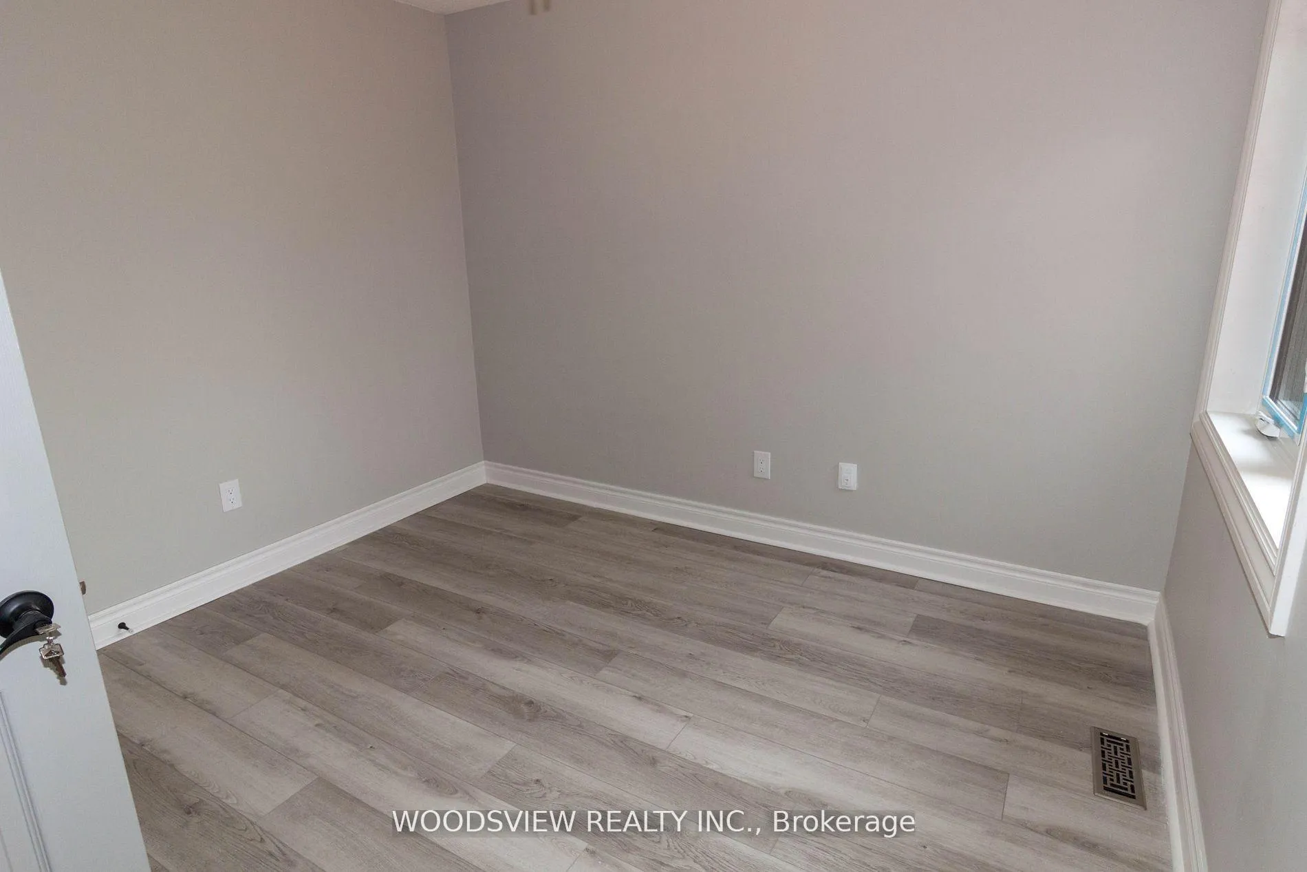Photo 10 of 52 Rush Road, Aurora, Bayview Wellington — HOMEH
