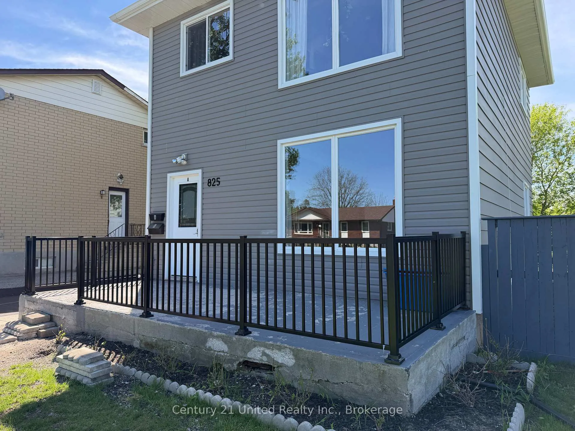 Photo 2 of Unit A, 825 Cameron Street, Peterborough, Otonabee Ward 1 — HOMEH