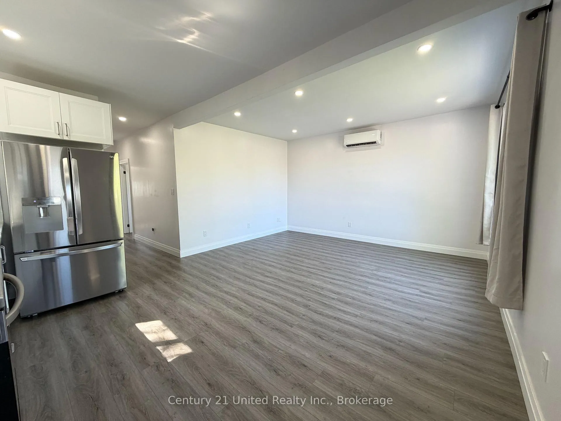 Photo 3 of Unit A, 825 Cameron Street, Peterborough, Otonabee Ward 1 — HOMEH