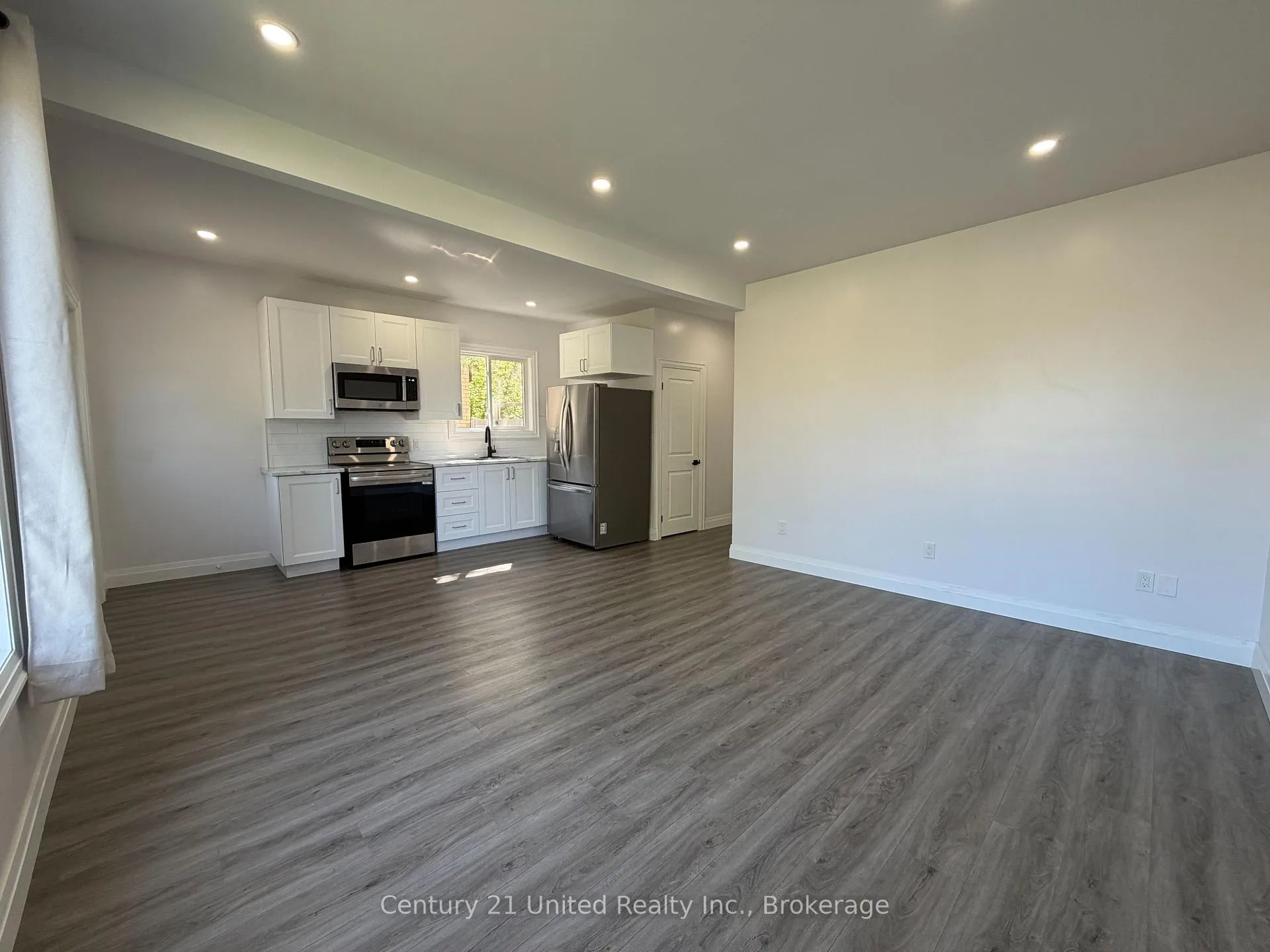 Photo 4 of Unit A, 825 Cameron Street, Peterborough, Otonabee Ward 1 — HOMEH