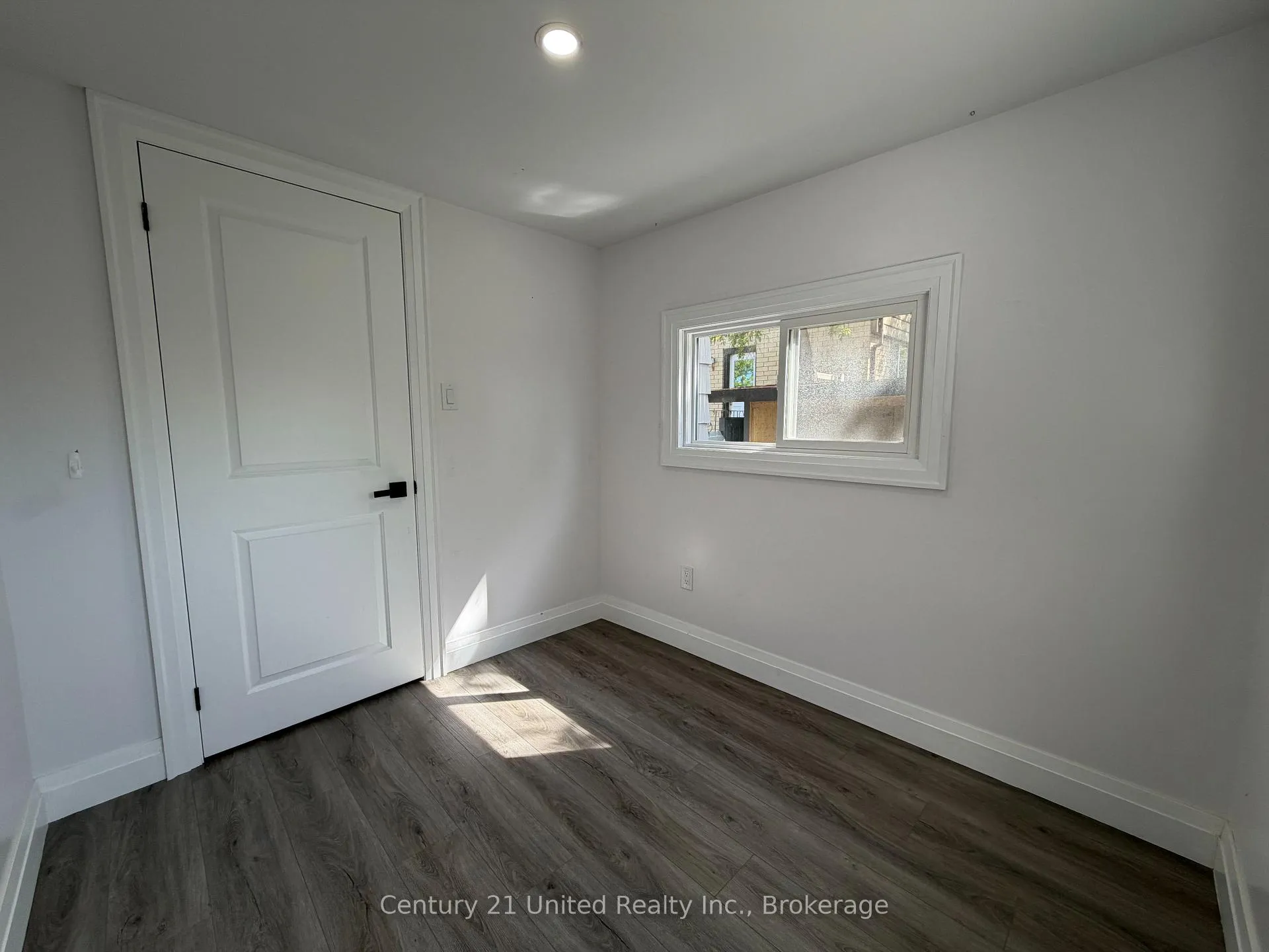 Photo 13 of Unit A, 825 Cameron Street, Peterborough, Otonabee Ward 1 — HOMEH
