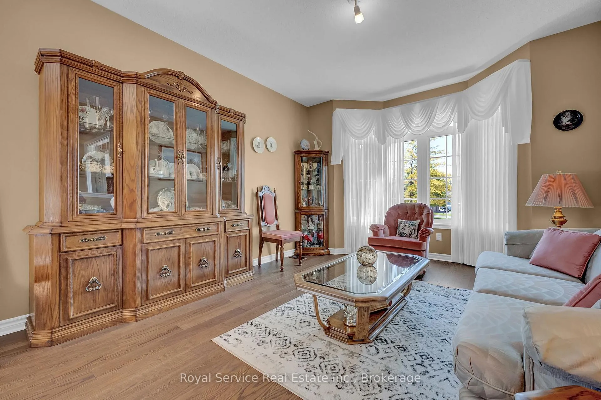 Photo 11 of 18 Dolan Court, Clarington, Bowmanville — HOMEH