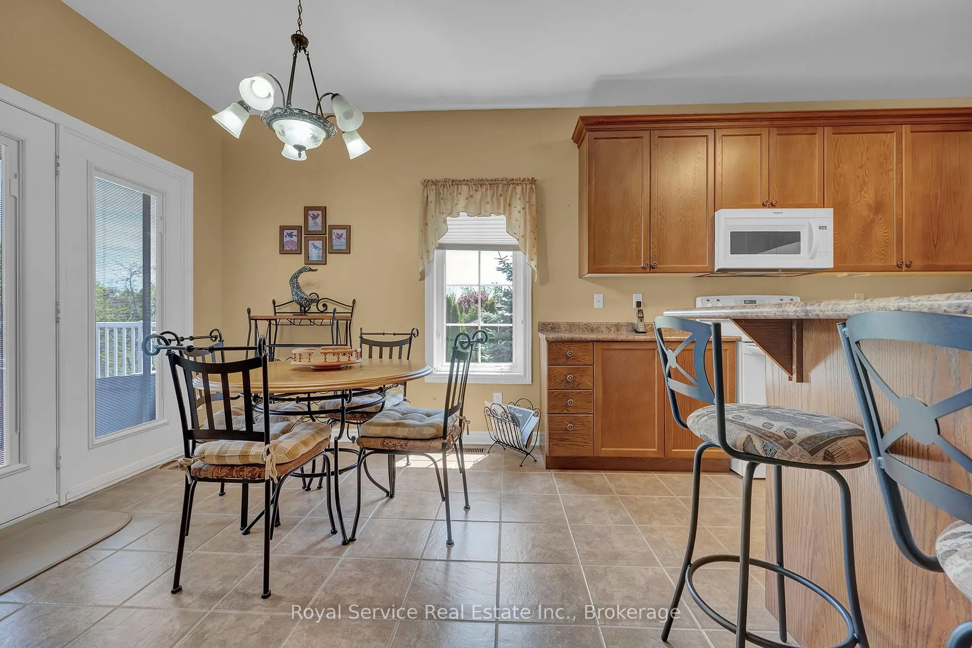Photo 15 of 18 Dolan Court, Clarington, Bowmanville — HOMEH