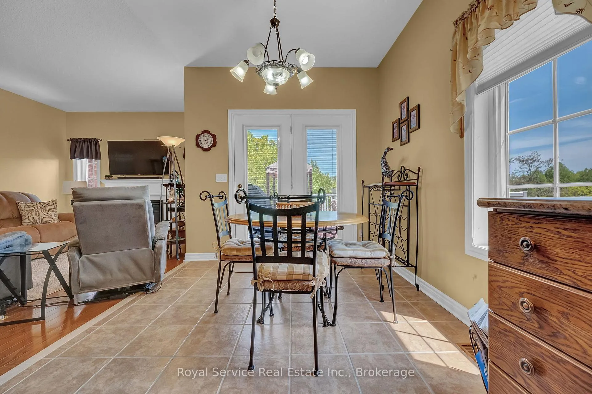 Photo 17 of 18 Dolan Court, Clarington, Bowmanville — HOMEH