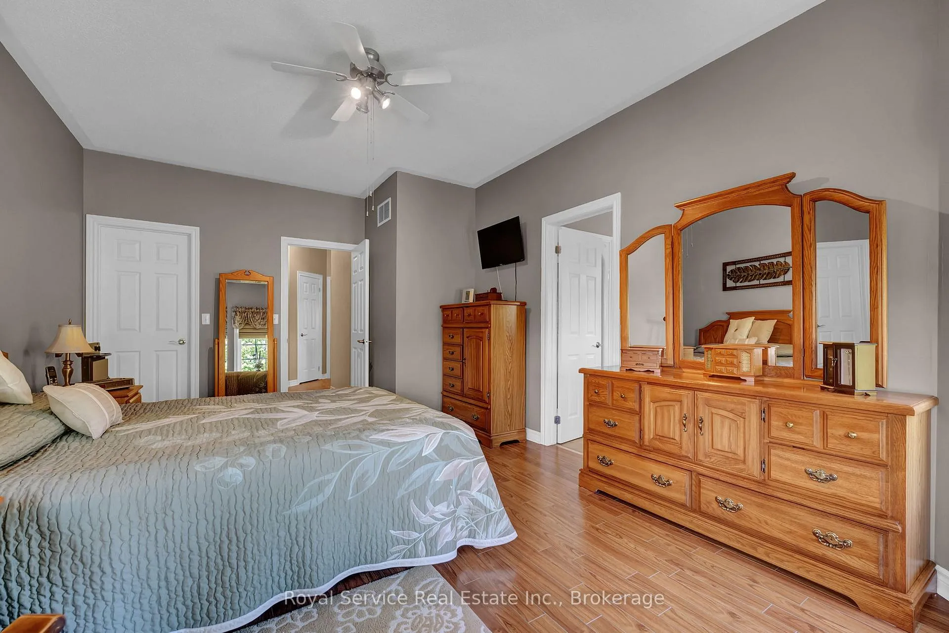Photo 24 of 18 Dolan Court, Clarington, Bowmanville — HOMEH