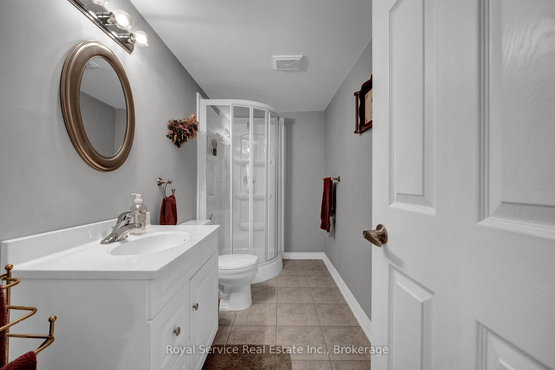 Photo 42 of 18 Dolan Court, Clarington, Bowmanville — HOMEH