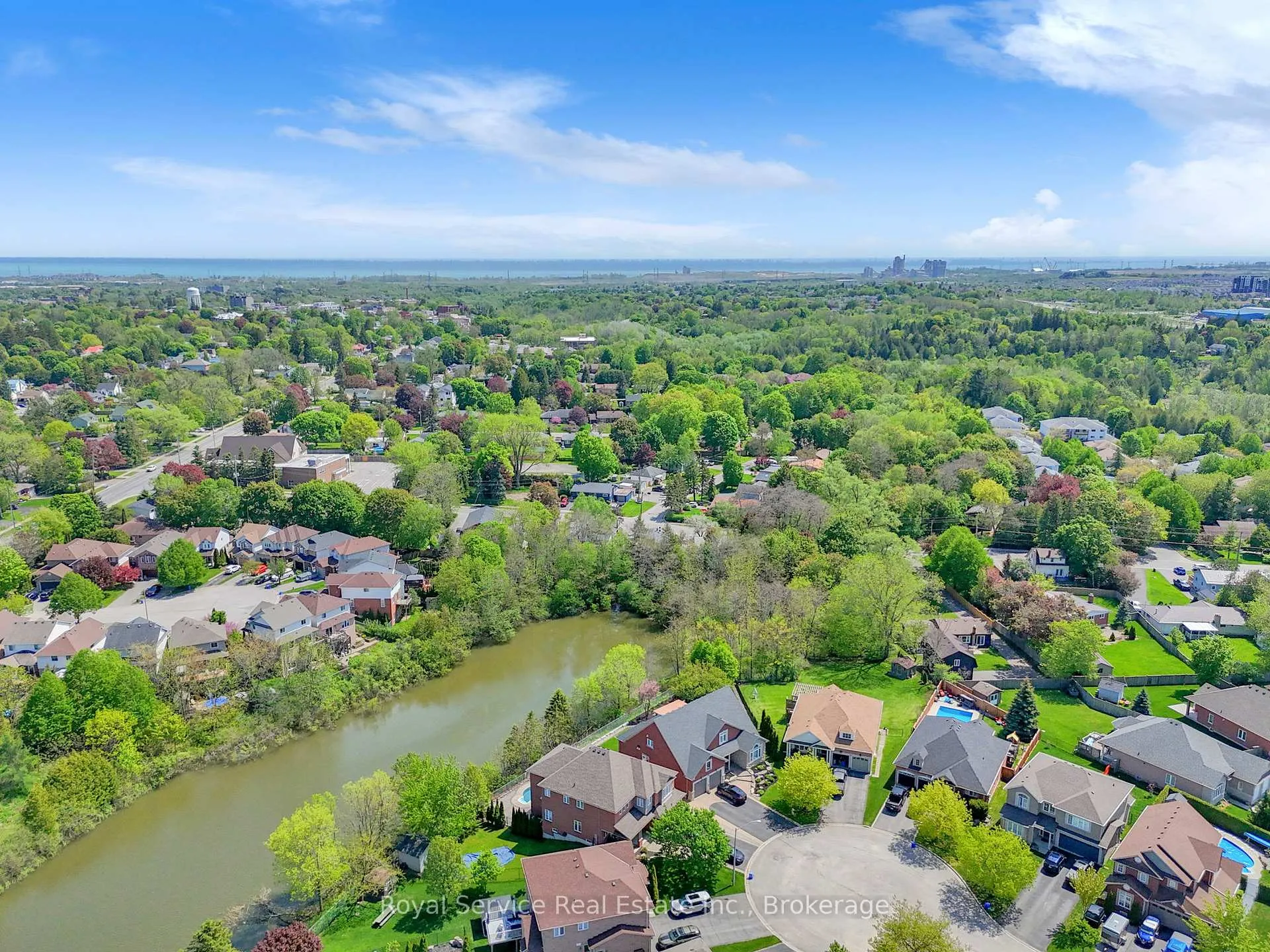 Photo 50 of 18 Dolan Court, Clarington, Bowmanville — HOMEH