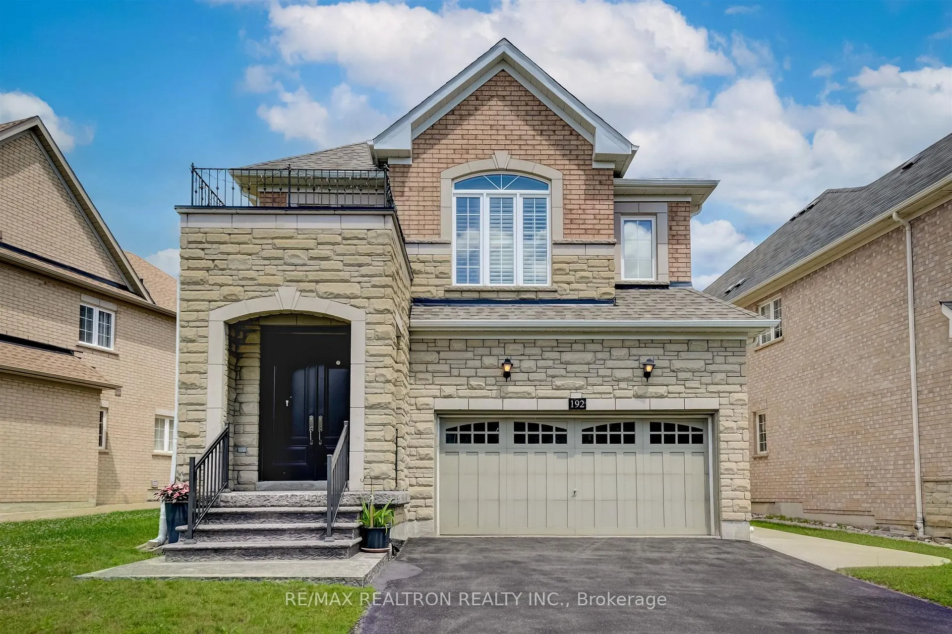 Front of 192 Israel Zilber Drive