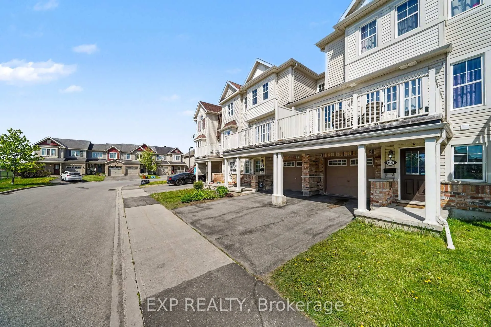 Photo 2 of 2433 Nutgrove Avenue, Ottawa, Barrhaven - Half Moon Bay — HOMEH