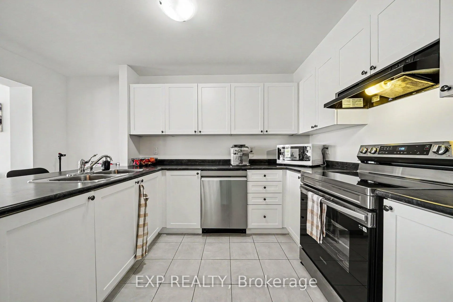 Photo 11 of 2433 Nutgrove Avenue, Ottawa, Barrhaven - Half Moon Bay — HOMEH