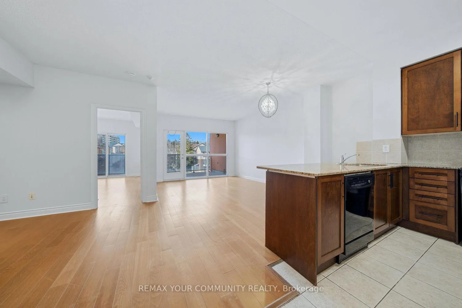 Front of Unit 409, 160 Woodbridge Avenue