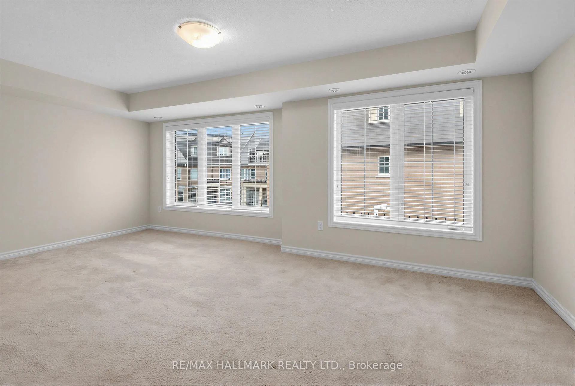 Photo 6 of Unit 25, 181 Parktree Drive, Vaughan, Maple — HOMEH
