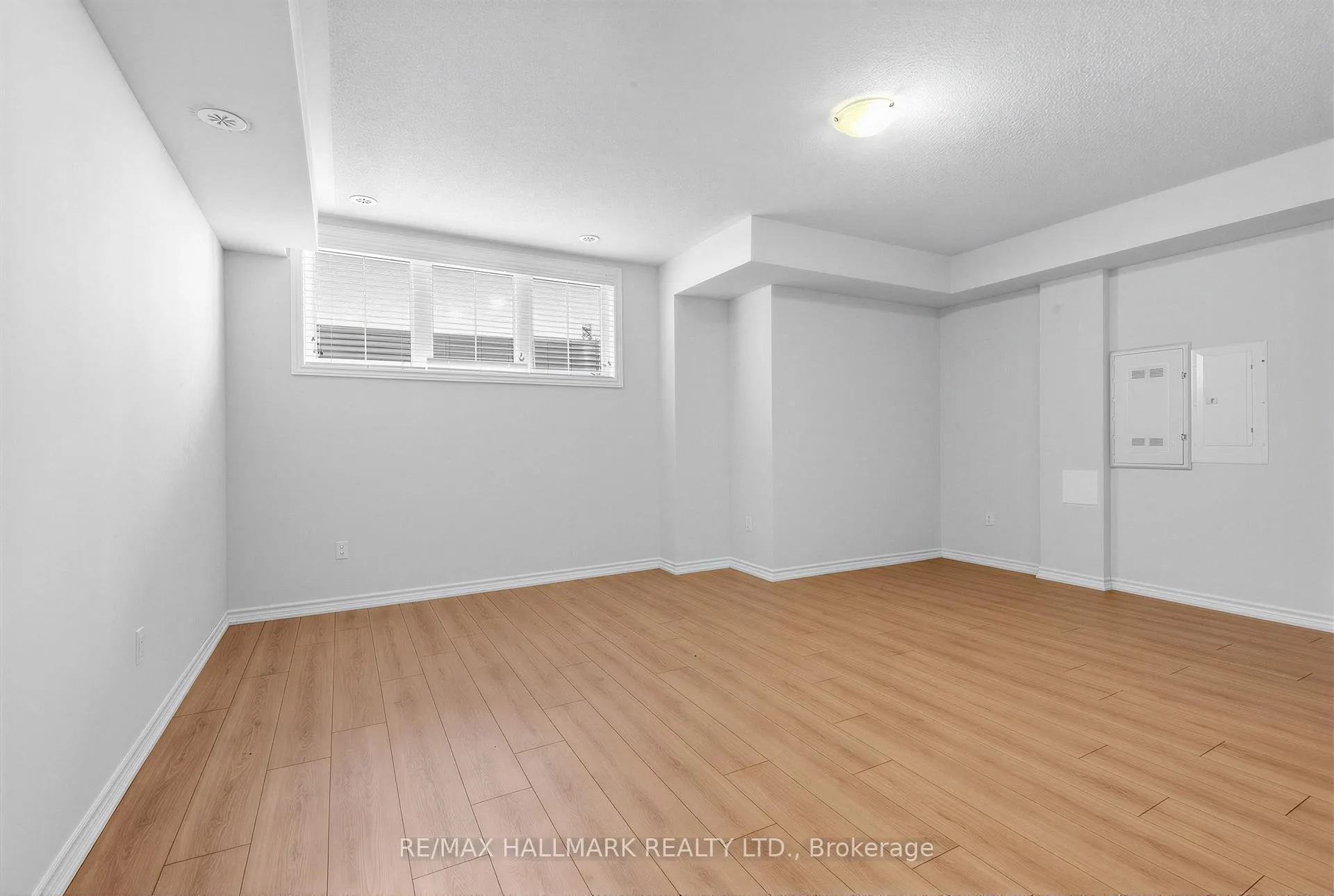 Photo 12 of Unit 25, 181 Parktree Drive, Vaughan, Maple — HOMEH