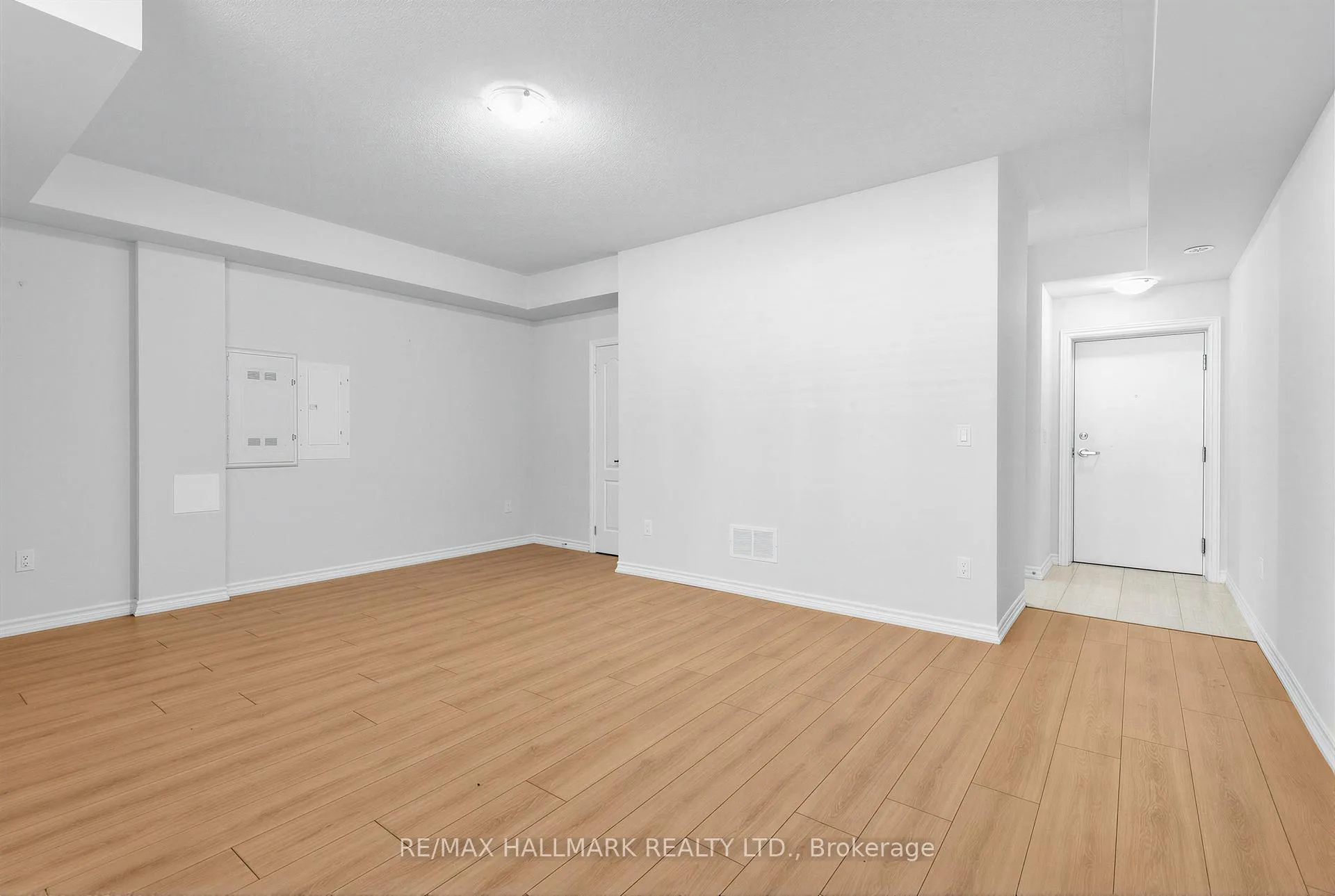 Photo 13 of Unit 25, 181 Parktree Drive, Vaughan, Maple — HOMEH