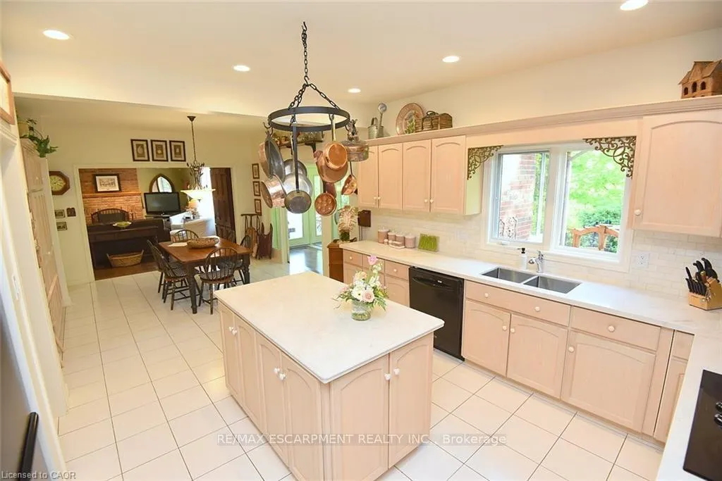 Photo 12 of 712 Robson Road, Hamilton, Ainslie Wood — HOMEH