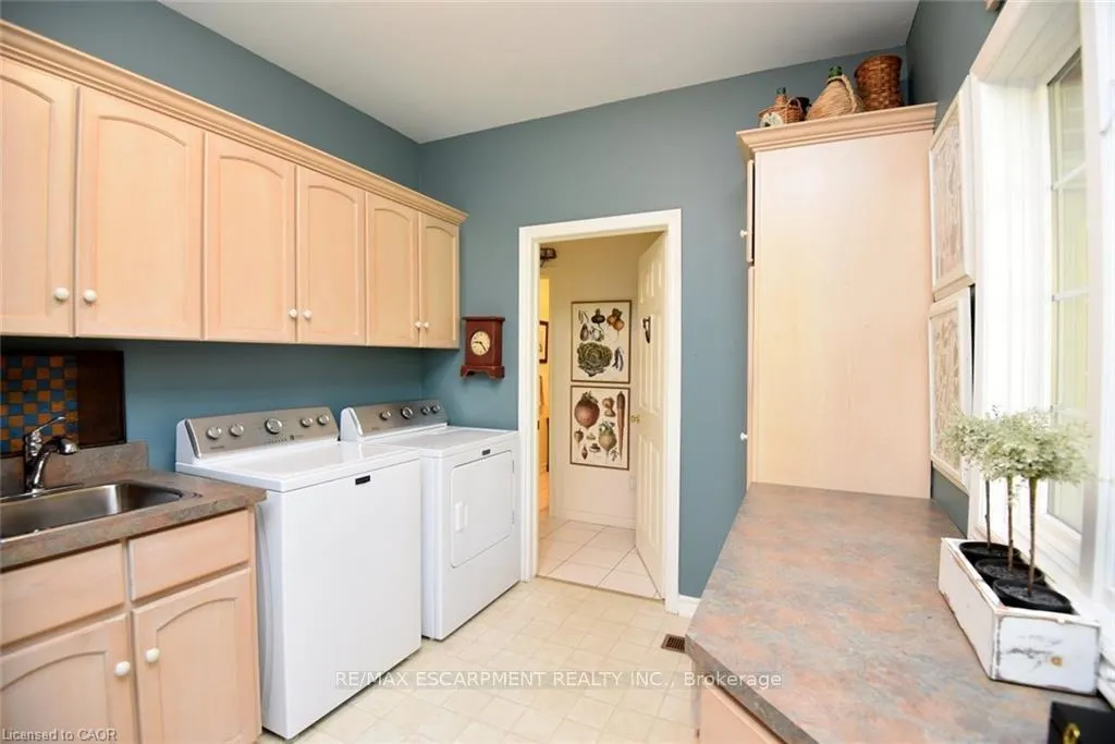 Photo 18 of 712 Robson Road, Hamilton, Ainslie Wood — HOMEH