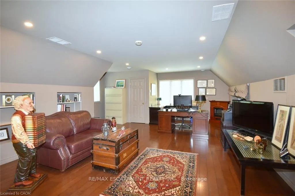 Photo 21 of 712 Robson Road, Hamilton, Ainslie Wood — HOMEH