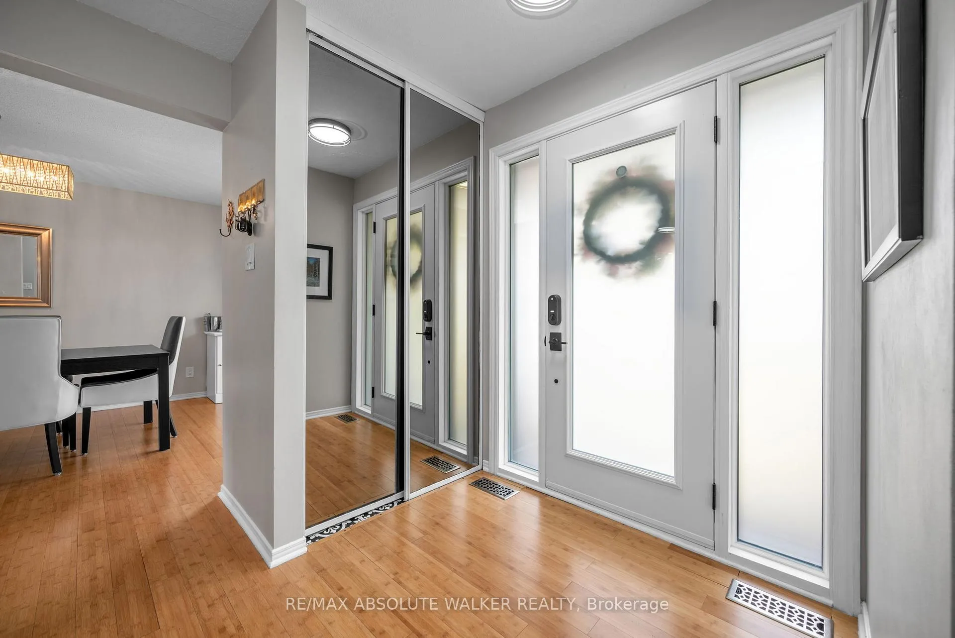 Photo 3 of 108 Plover Lane, Ottawa, Lincoln Heights — HOMEH