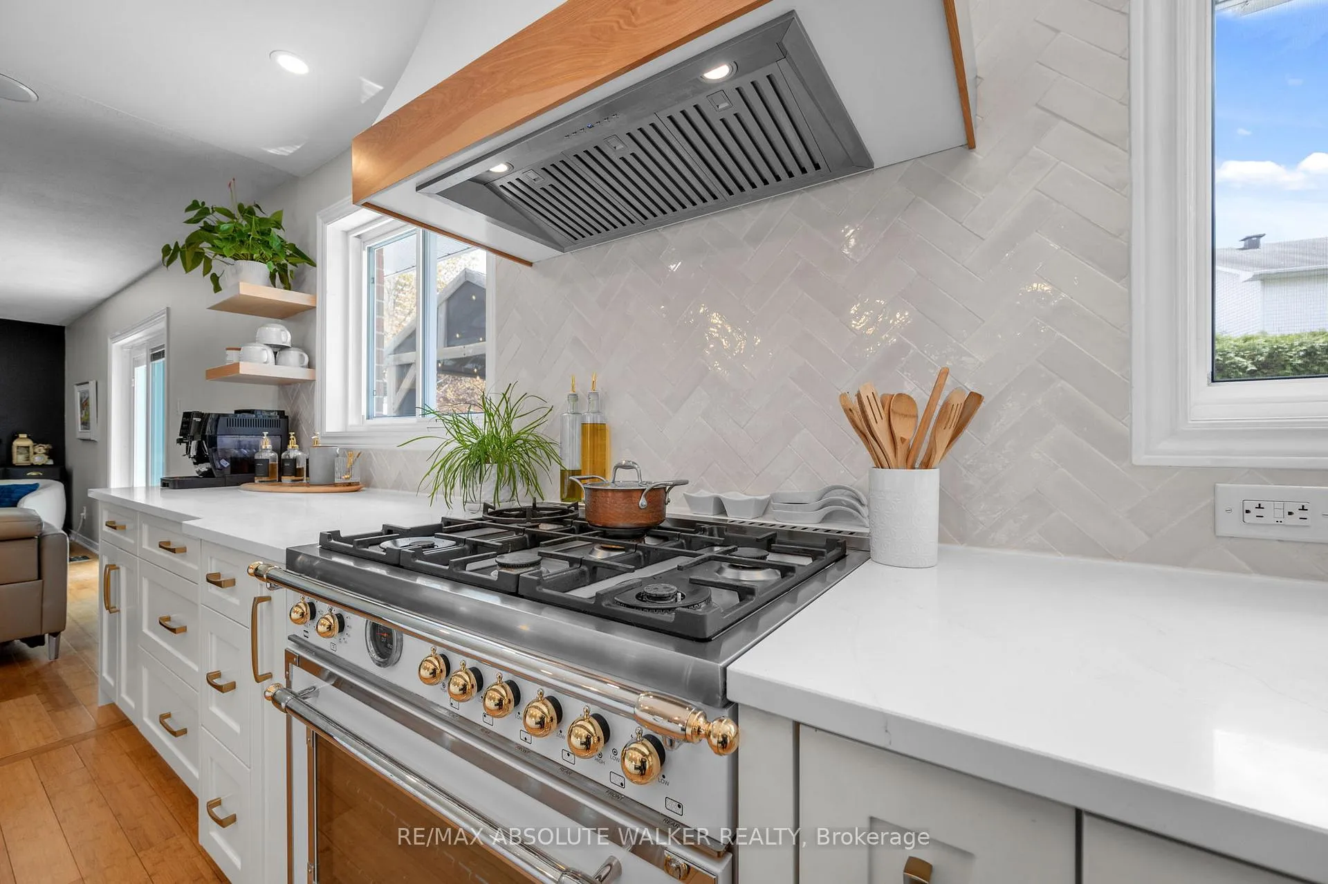 Photo 11 of 108 Plover Lane, Ottawa, Lincoln Heights — HOMEH