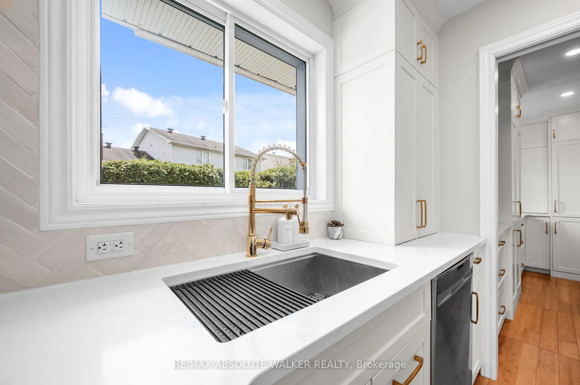 Photo 12 of 108 Plover Lane, Ottawa, Lincoln Heights — HOMEH