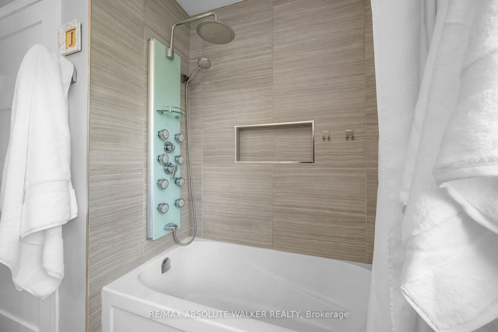 Photo 33 of 108 Plover Lane, Ottawa, Lincoln Heights — HOMEH