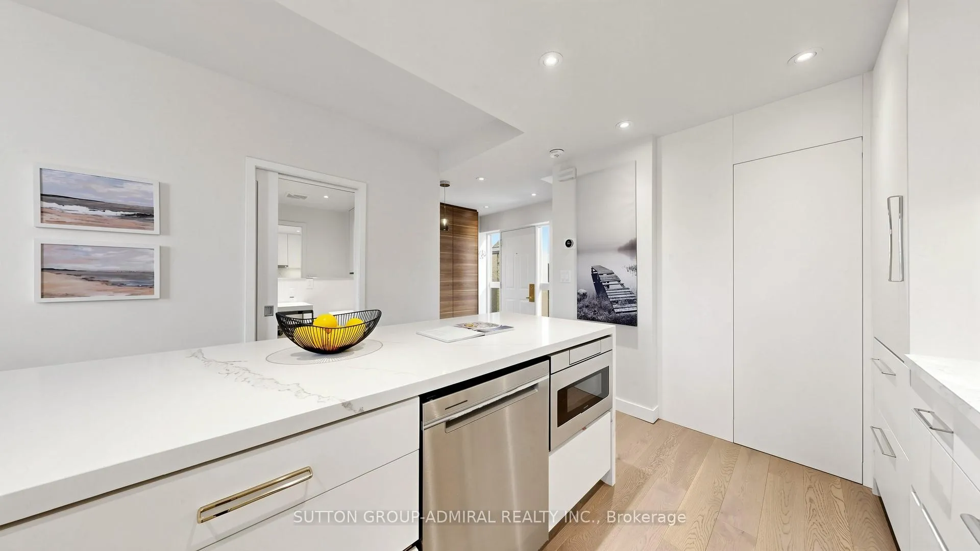 Photo 4 of Unit TH16, 80 Adelaide Street E, Toronto, Church-Yonge Corridor — HOMEH