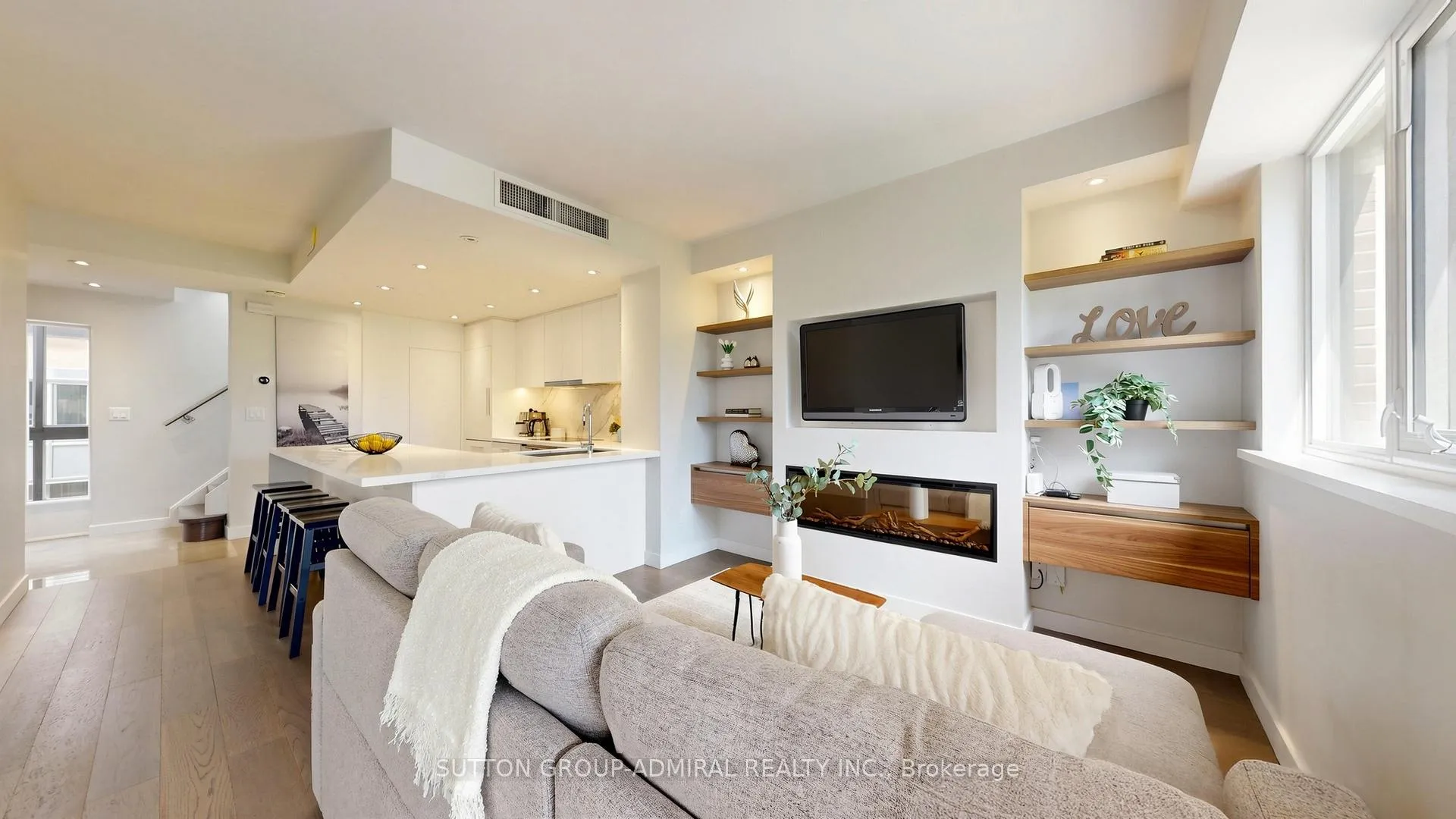 Photo 9 of Unit TH16, 80 Adelaide Street E, Toronto, Church-Yonge Corridor — HOMEH