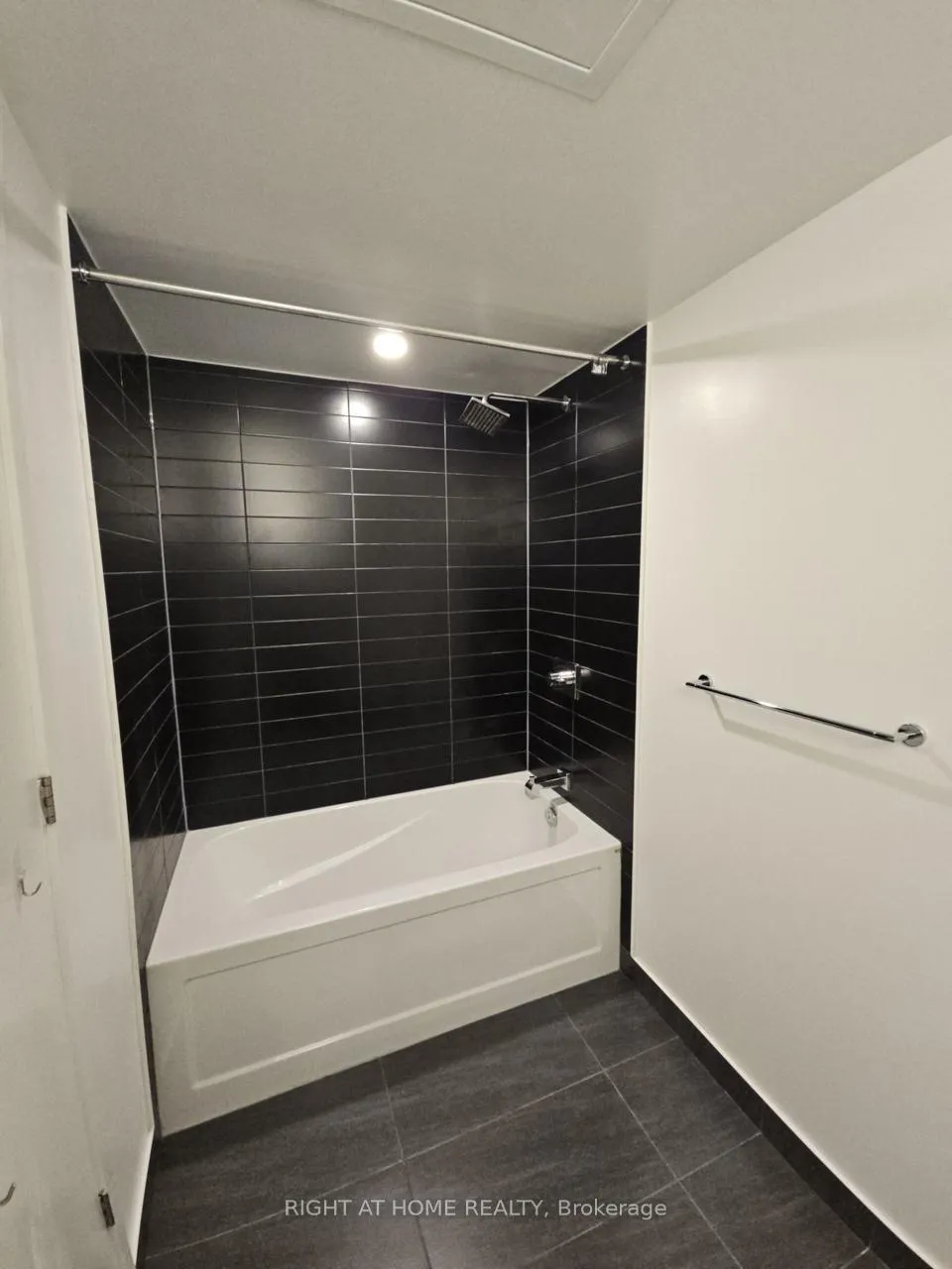 Photo 9 of Unit 1711, 18 Maitland Terrace, Toronto, Church-Yonge Corridor — HOMEH