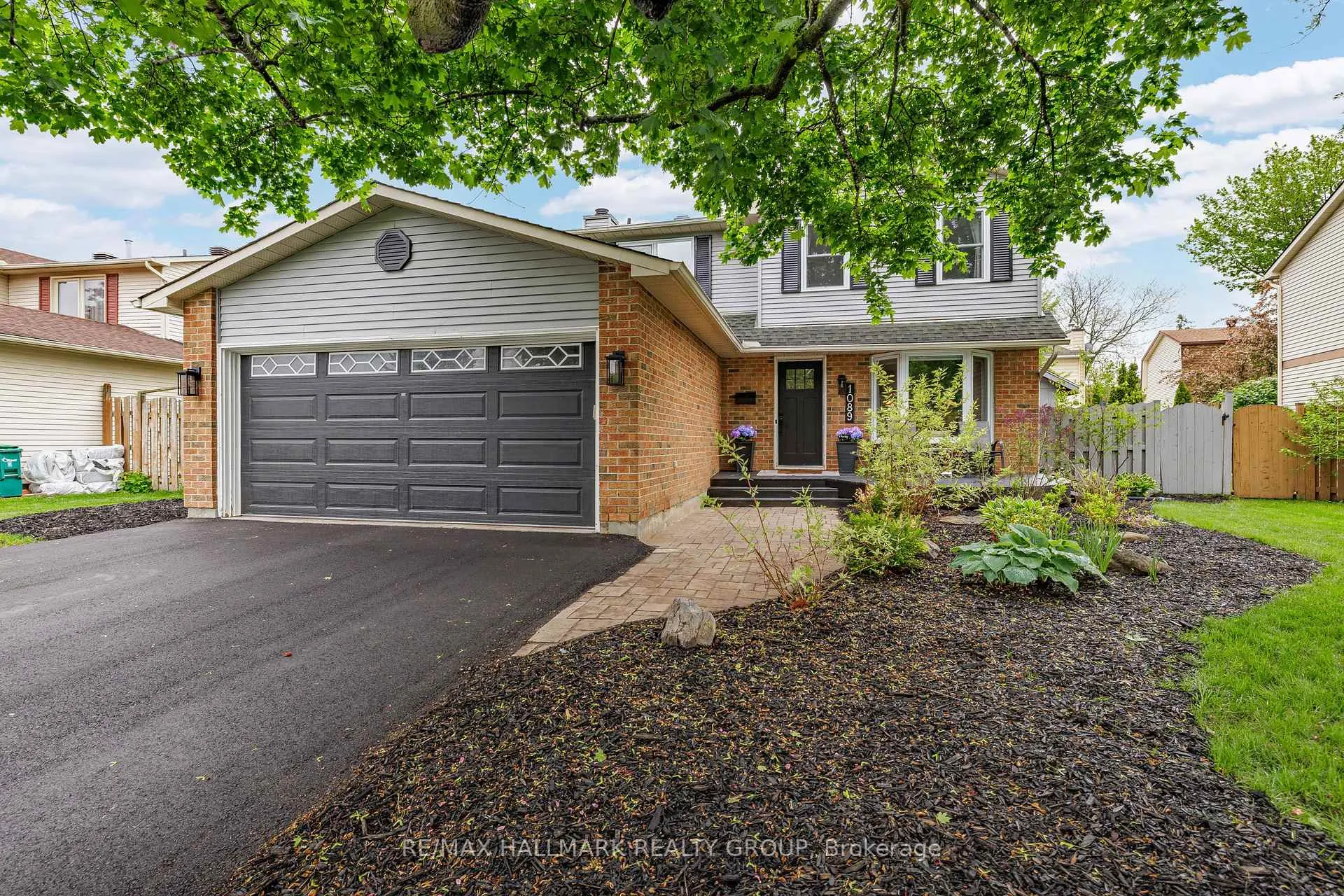Photo 2 of 1089 Chablis Park, Ottawa, Convent Glen — HOMEH