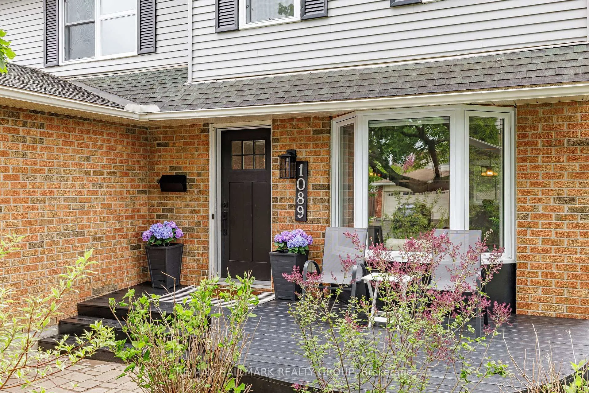 Photo 3 of 1089 Chablis Park, Ottawa, Convent Glen — HOMEH
